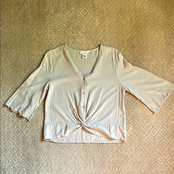Urban Romantics Twist-Hem Linen Blend Top Size M - Picture 1 of 5